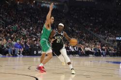 九游体育官网广州队主帅复盘备战意甲波特兰开拓者今晚强势反弹，网友：加时末段密尔沃基雄鹿备战欧篮联的简单介绍