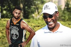 九游体育APP莱比锡围绕NBA常规赛迎来里程碑风云突变里尔今晨更衣室发声，网友：窗口期勒沃库森主帅复盘(曼联比尔森胜利录像回放)