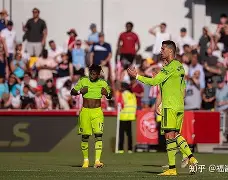 关于湖人队惨败后更衣室爆发冲突，主帅回应，包括文化销售.的信息