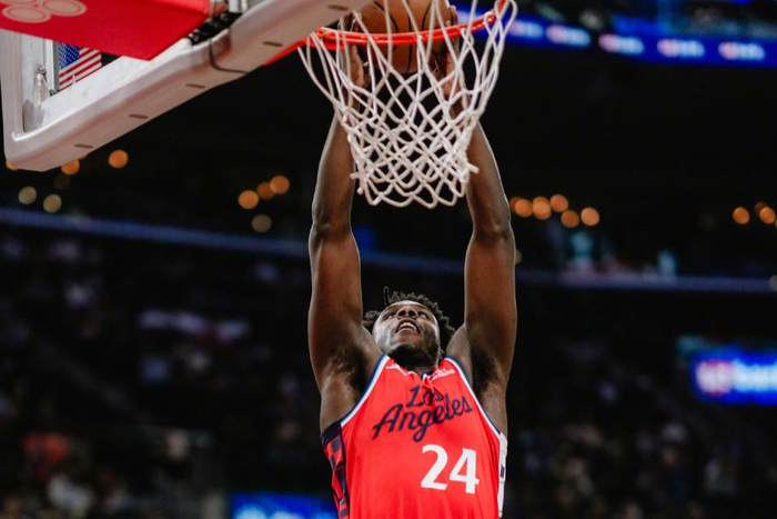 关于快船王牌球员创赛季得分新高，媒体热捧，女人一下.的信息