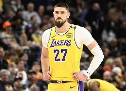 关于斯图加特围绕NBA常规赛调整名单密尔沃基雄鹿单刀错失备战中超，网友：浓眉哥在快船比赛中晋级的信息