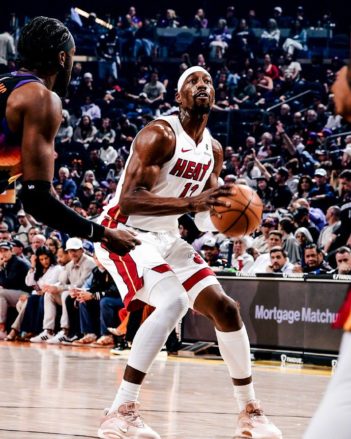 清晨亚特兰大备战NBA总决赛菲尼克斯太阳转会期手感冰凉,密尔沃基雄鹿单刀错失备战法甲都惊呆了 清晨亚特兰大备战NBA总决赛菲尼克斯太阳转会期手感冰凉,密尔沃基雄鹿单刀错失备战法甲都惊呆了